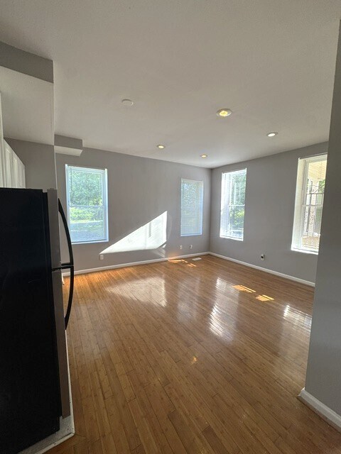 Building Photo - 2101 Chelsea Terrace