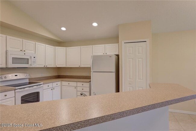 Building Photo - 8626 102nd Ct