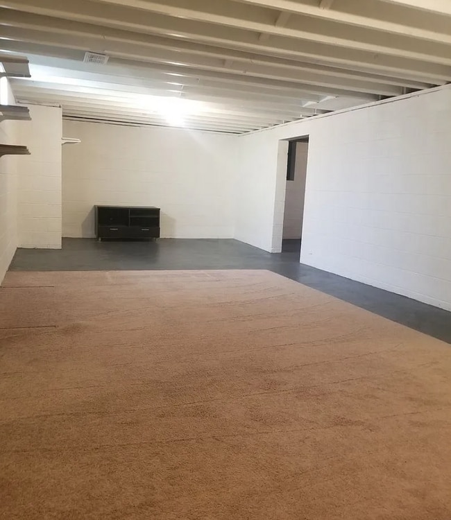 Building Photo - 324 Cumberland Dr