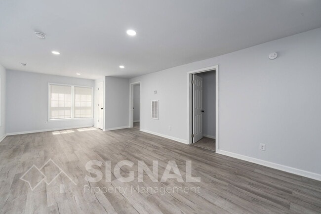 Building Photo - 430 Laird Ave