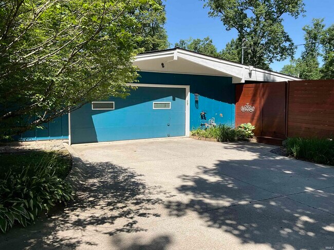 Building Photo - 7506 Oak Ln