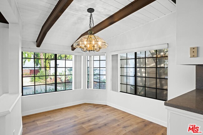 Building Photo - 2254 Stradella Rd