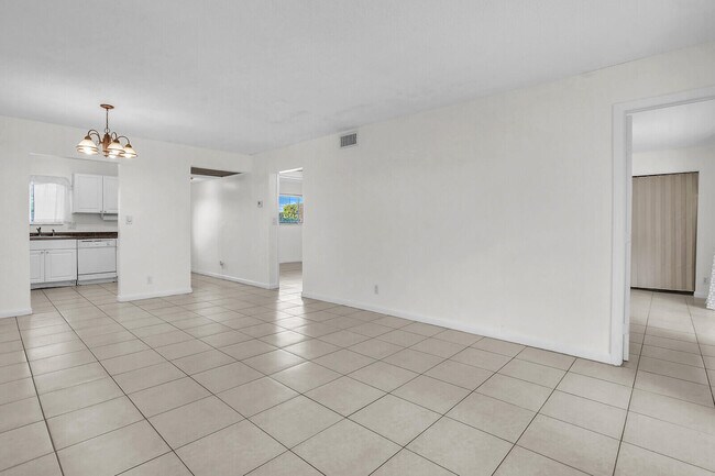 Building Photo - 200 Waterway Dr S