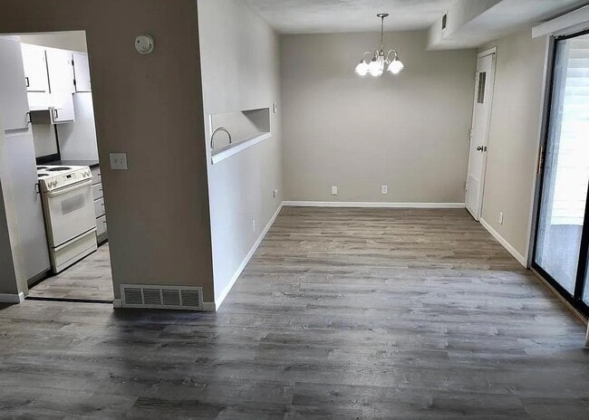 Building Photo - 3119 W Willow Knolls Dr