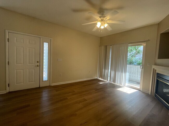 Building Photo - Great Miramonte Ranch Condo - Available Se...