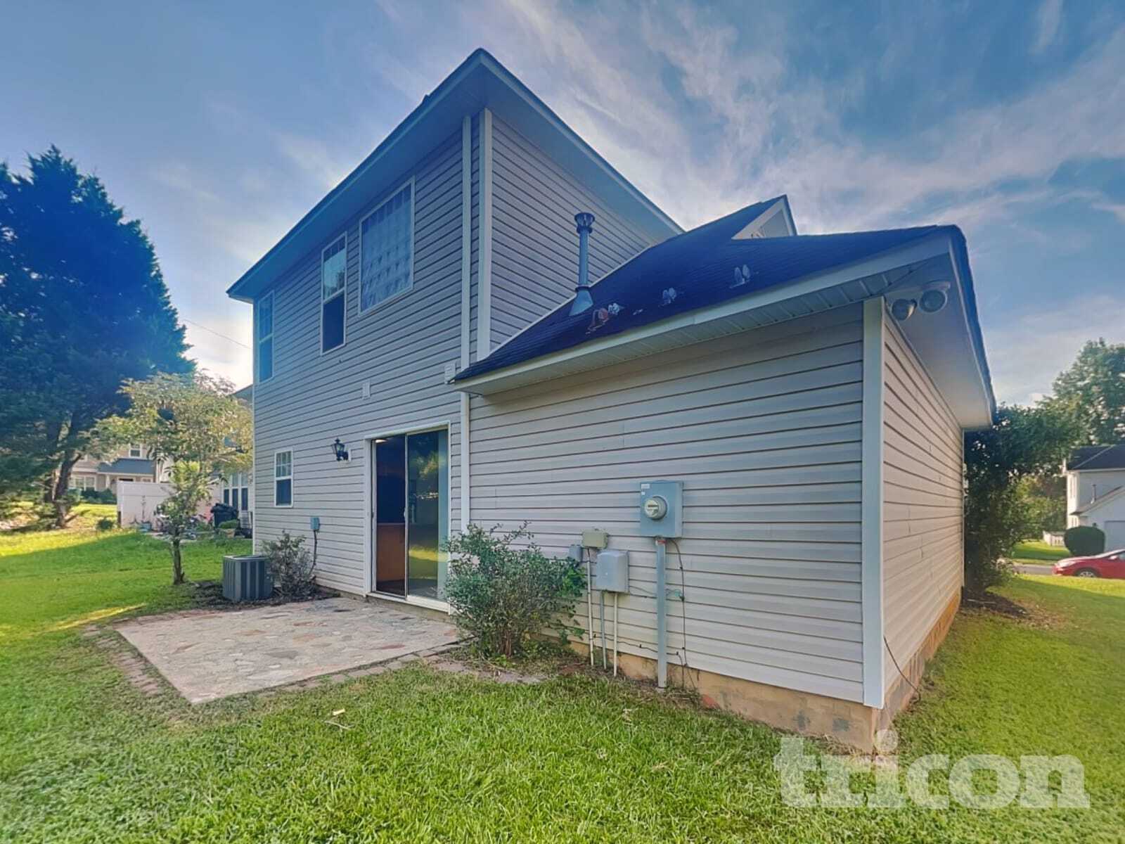 Building Photo - 445 Amir Cir