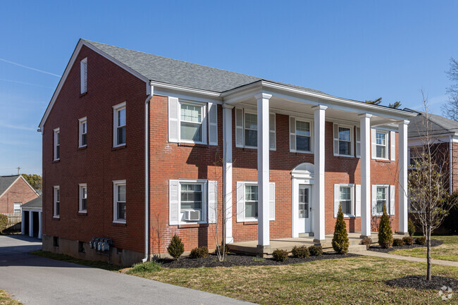 Building Photo - Seneca Park Condos