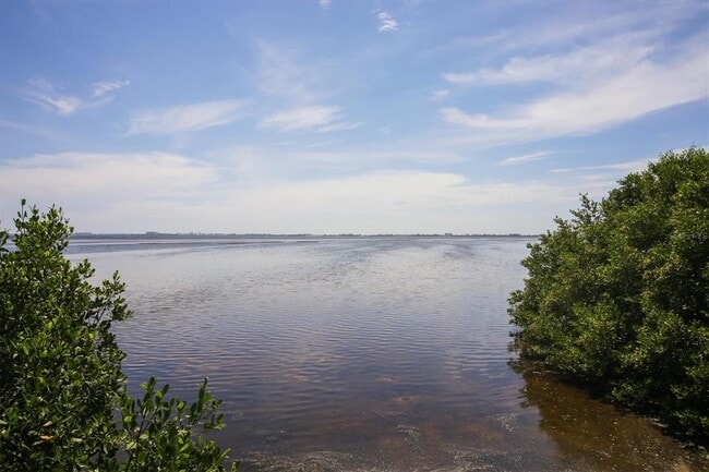 Building Photo - 6233 Champions Row St