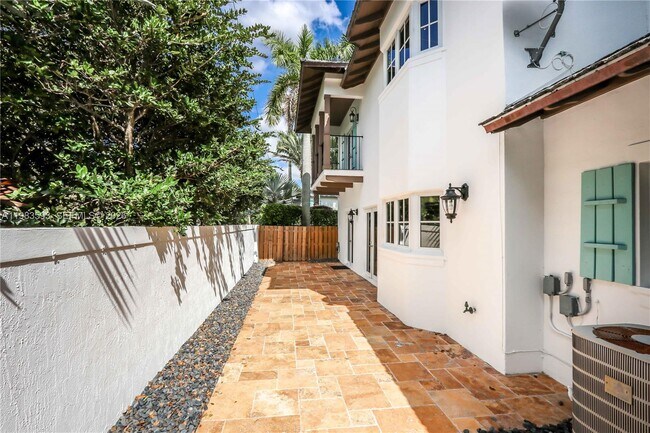 Building Photo - 11064 SW 79th Path