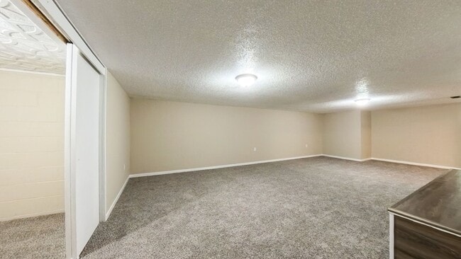 Building Photo - Spacious 3 Bedroom 1.5 Bath Home- Located ...