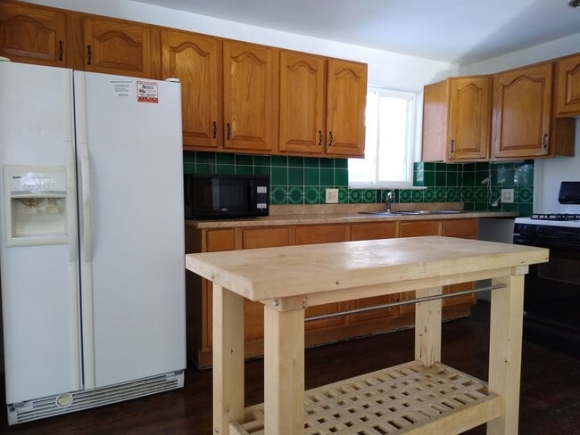 Building Photo - Adorable, Funky, Solar 3 Bedroom 2 Bath Home in Highlands/Sloans Lake!