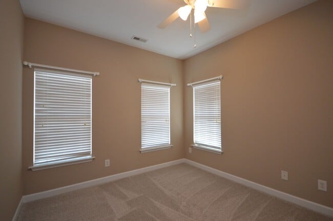 Building Photo - 306 Bally Shannon Way