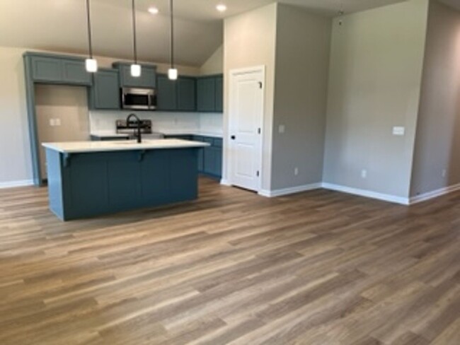 Building Photo - Beautiful New Home!