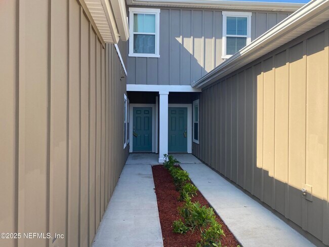 Building Photo - 9589 Mira Loma Dr