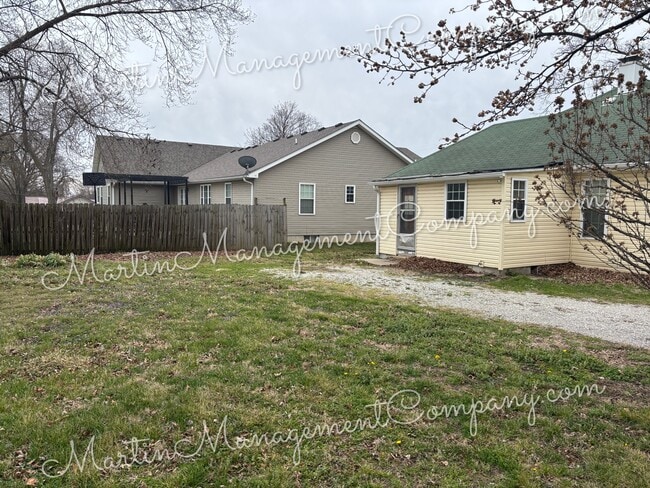 Building Photo - 2201 S Grand Ave