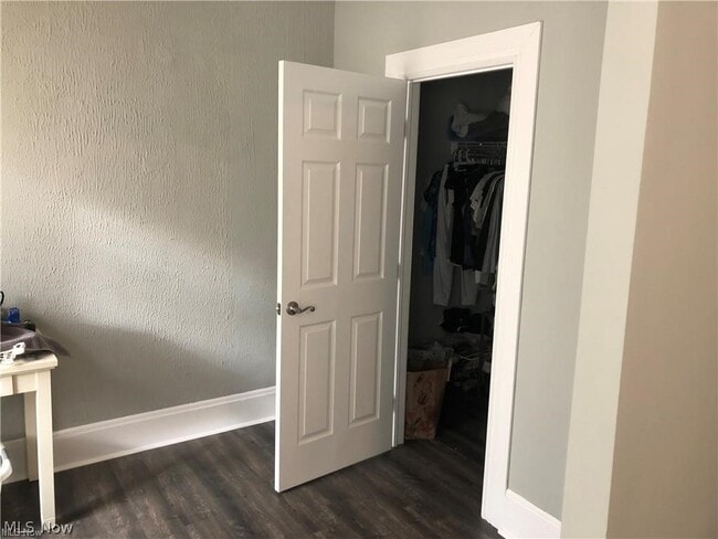 Building Photo - 1387 W 69th St