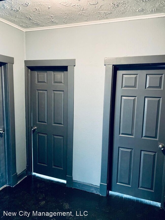 Building Photo - 4 br, 2 bath House - 3331 South Benton Avenue