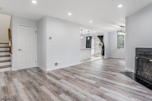 Building Photo - 111 Patriots Rd