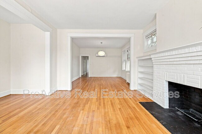 Building Photo - 734 Shirley Ave