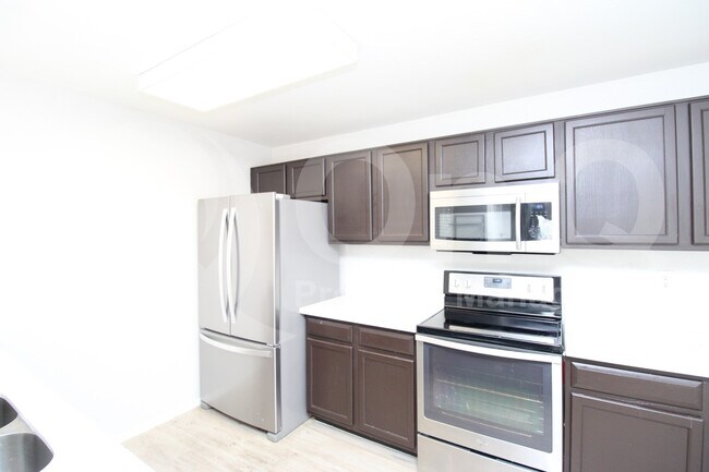 Building Photo - 11260 N 92nd St