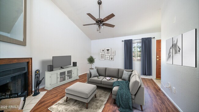 Building Photo - 2020 W Union Hills Dr