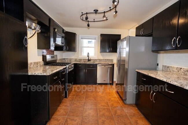 Building Photo - 5914 Ridge View Dr