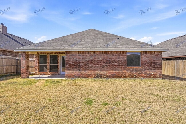 Building Photo - 422 Greenhaven Dr