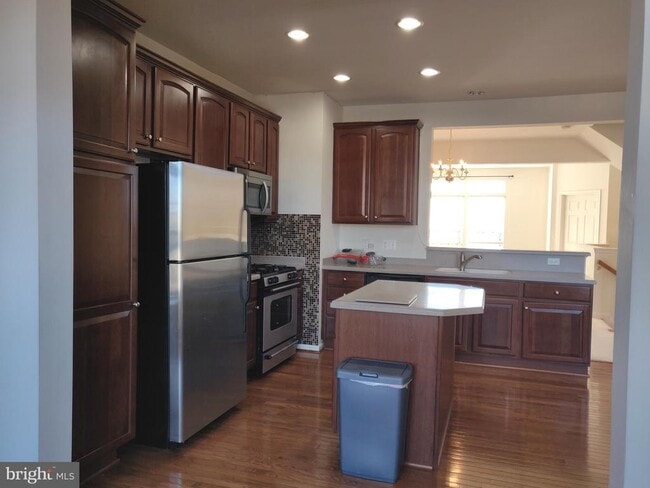 Building Photo - 4638 Odessa Dr