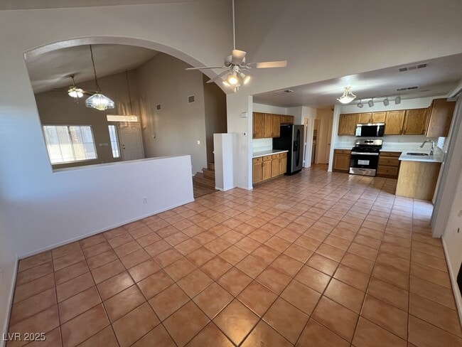 Building Photo - 756 Gritty Garnet Ave