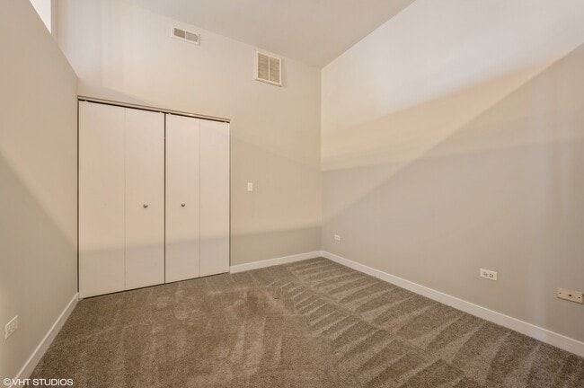 Building Photo - 2 S Leavitt St