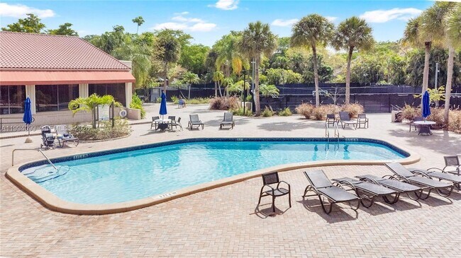 Building Photo - 10003 Costa Del Sol Blvd