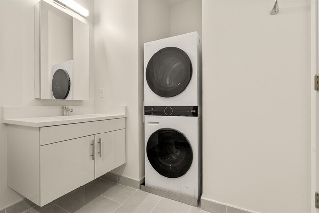 Building Photo - 1151 Walnut St