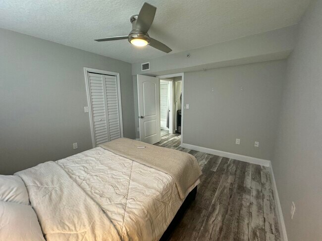 Building Photo - 300 Scotia Dr