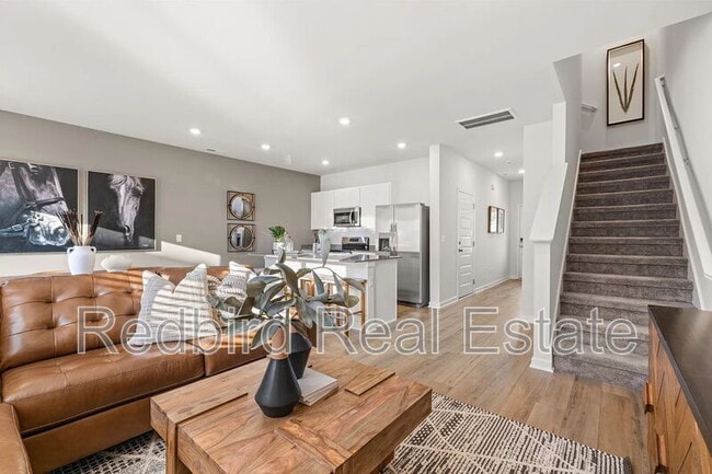 Building Photo - 2008 Acadia Wy