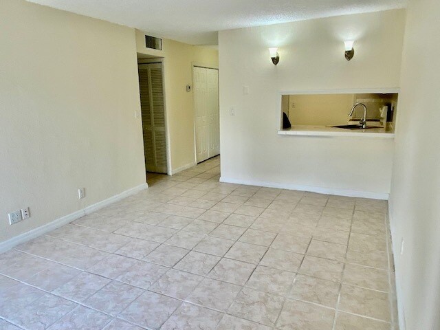 Building Photo - 4550 NW 9th St