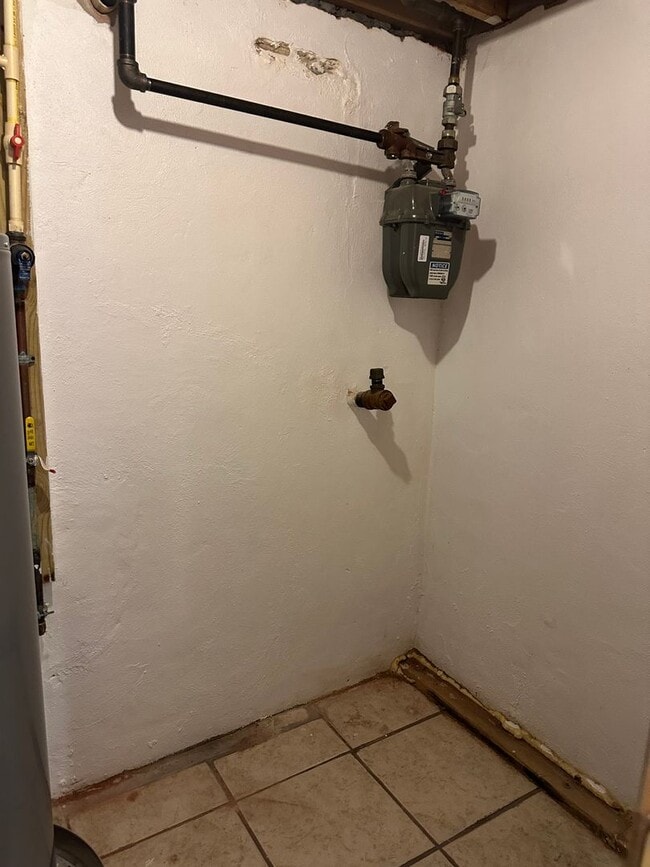 Building Photo - Beautifully Renovated Three Bedroom Home for Rent! Central Air! Rear Deck! Available Now!