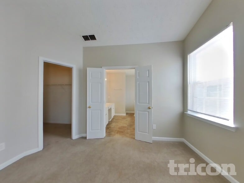 Building Photo - 1427 Wilshire Way