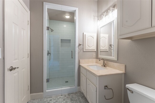 Building Photo - 209 Timber Lake Dr