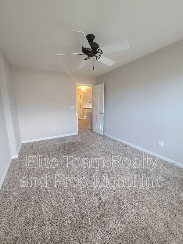 Building Photo - 2339 Whitford Ln