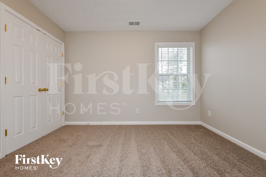 Building Photo - 740 Winbrook Dr