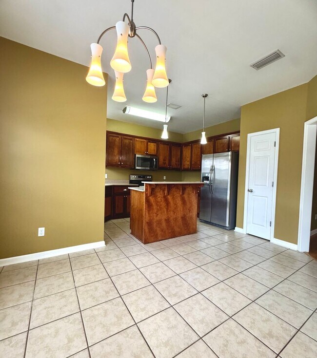 Building Photo - 112 Autumn Way