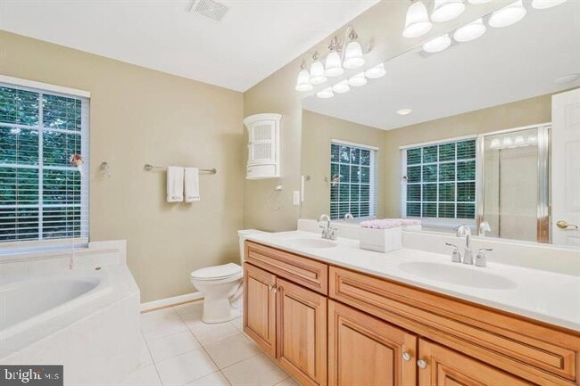 Building Photo - 4541 Monmouth St