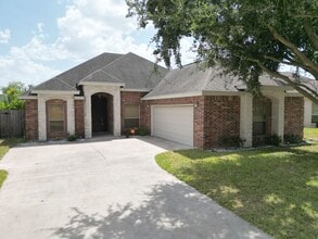 Building Photo - 3Bed/2Bath Gorgeous and move in ready.  (S...