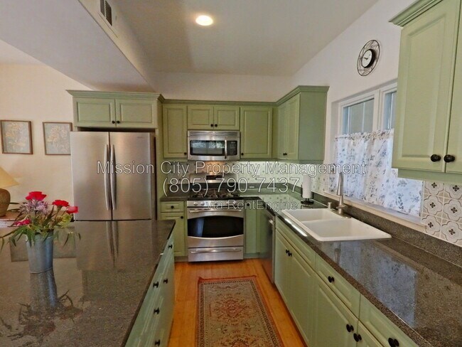 Building Photo - 345 Kellogg Way