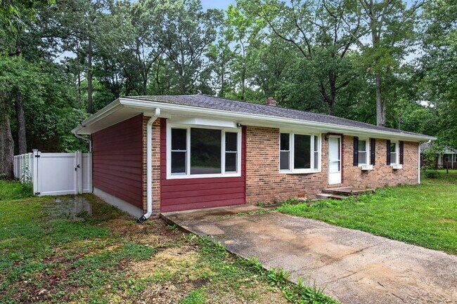 Building Photo - 21465 Indian Bridge Rd