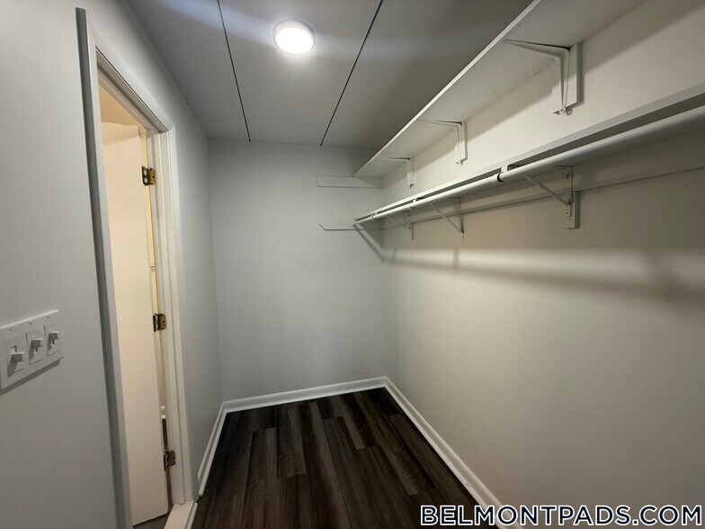 Building Photo - 55 Hill Rd