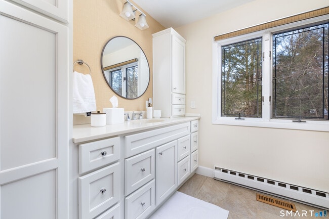 Building Photo - 9 Belshyre Ct