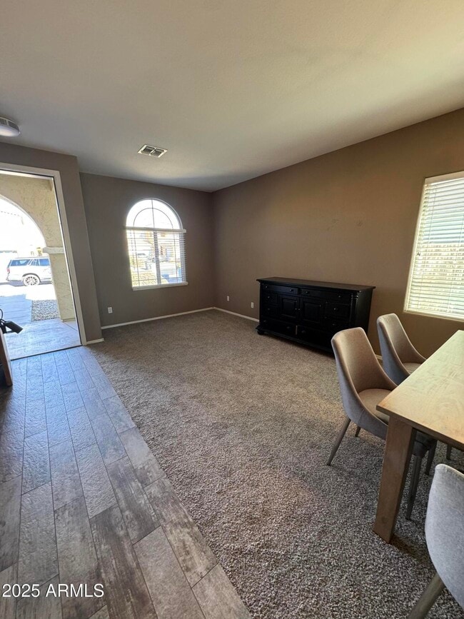 Building Photo - 949 E Indian Wells Pl