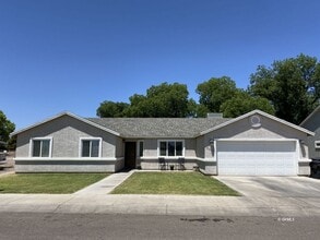 Building Photo - 700 N 1st Ave