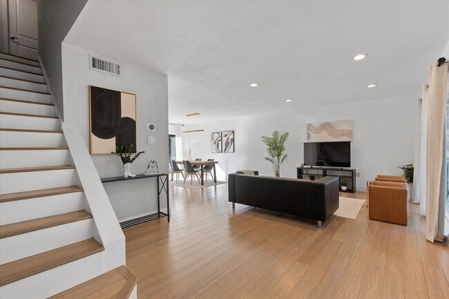 Building Photo - 5313 Harvest Ln